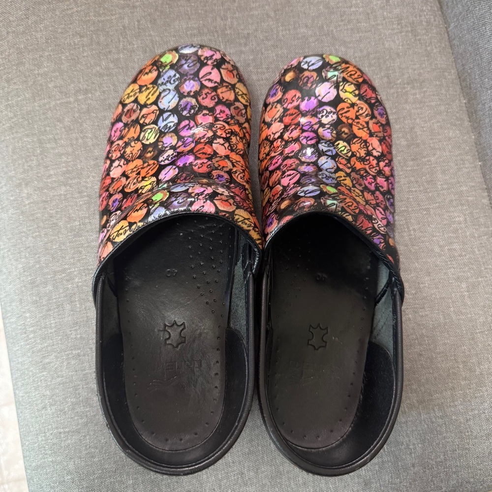 DANSKO EUC EU40/US 8.5-9 Multicolor dot writing design clogs